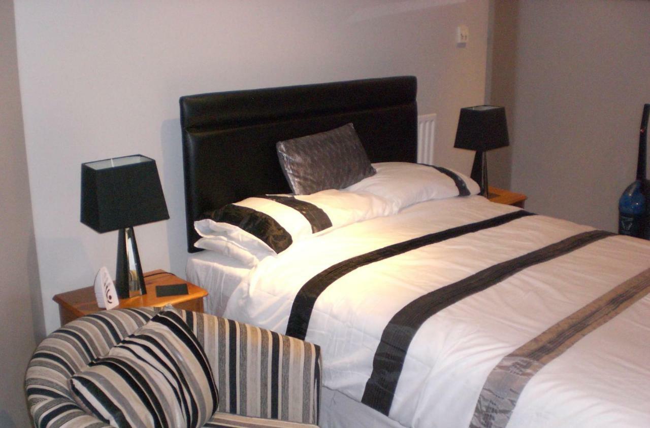 Hôtel Cheapsleepz 49 Moscow Drive à Liverpool Extérieur photo